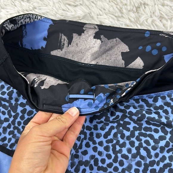 Lululemon Run: Speed Short *4-way Stretch Ace Spot Lullaby Black / Black - Picture 2 of 5